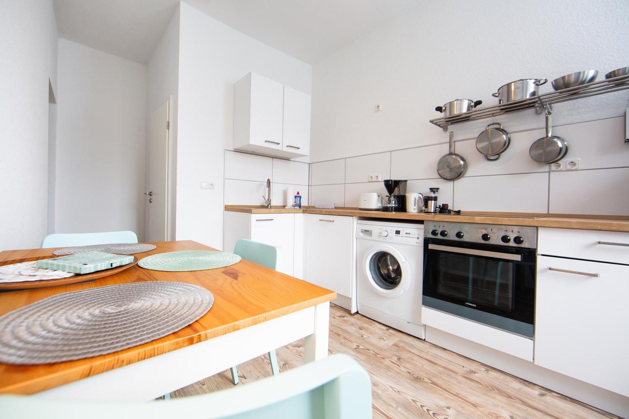 Grossraum-Apartments Mit 2Sz, Wz, Kueche, Smart-Tv, Parken, Etc แอร์ฟวร์ท ห้อง รูปภาพ