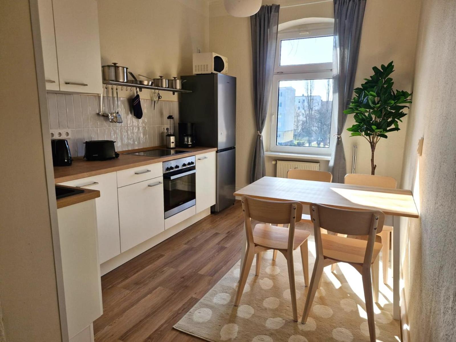 Grossraum-Apartments Mit 2Sz, Wz, Kueche, Smart-Tv, Parken, Etc แอร์ฟวร์ท ห้อง รูปภาพ